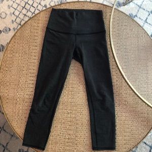 Lululemon dark heather grey yoga capris- size 4